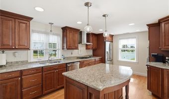 336 Dover Ave, East Providence, RI 02914