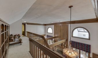 1521 Secretariat Ln, Indianapolis, IN 46217