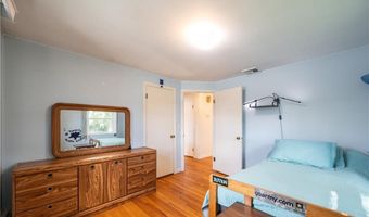 122 Belvedere Dr, Cranston, RI 02920