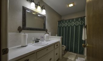 1625 Jay Ct, Aurora, MO 65605