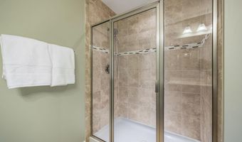 41833 WALDEN KNOLL Ct, Aldie, VA 20105
