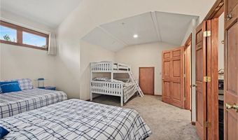 1066 Lake Viking Ter, Altamont, MO 64620