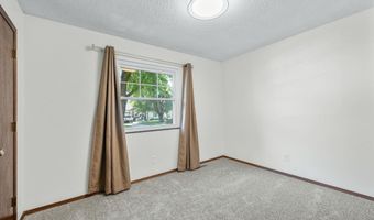 911 N Wirth St, Augusta, KS 67010