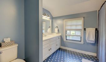 121 Sunset Ln, Berlin, CT 06037