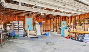 370 Lake St, Barton, VT 05822