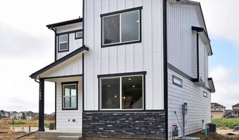 533 S 10th St, Berthoud, CO 80513