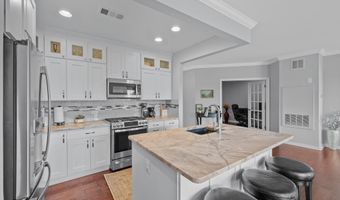 191 SOMERVELLE St 205, Alexandria, VA 22304