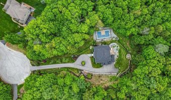 14 Aspen Ln, Bedford, NH 03110