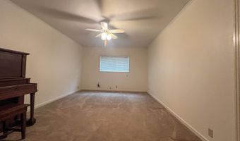 912 S Runnels, De Kalb, TX 75559