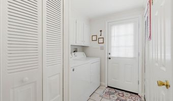 3 Queens Rd 211, Attleboro, MA 02703