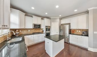 62 Applewood Ln, Acworth, GA 30101