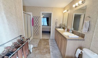 537 Mcpherson Dr, Alford, FL 32420