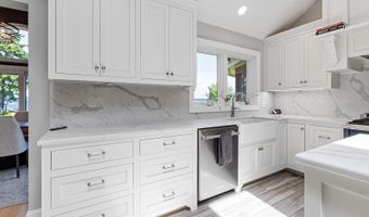 129 Loon Call Dr, Belgrade, ME 04917