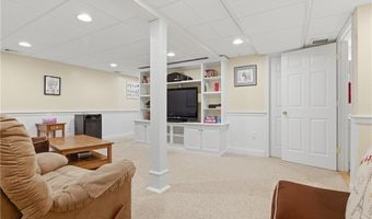 23 Whipple Rd, Glocester, RI 02814