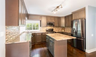 1340 Yellowstone Pkwy, Algonquin, IL 60102