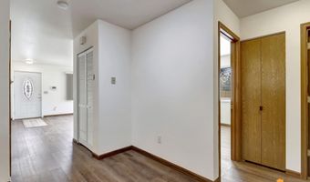 8530 Gordon Cir, Anchorage, AK 99507