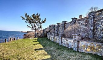 727 Boston Neck Rd, Narragansett, RI 02882