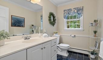19 Lincoln Dr, Acton, MA 01720