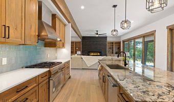 33 Leachman Ln, Bozeman, MT 59718