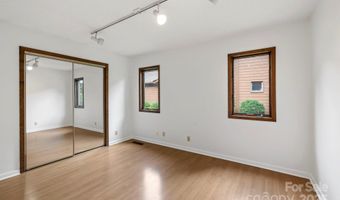 204 Woodfield Dr, Asheville, NC 28803