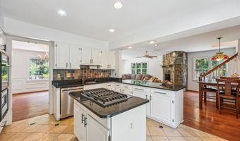 8201 HECTIC HILL Ln, Rockville, MD 20854
