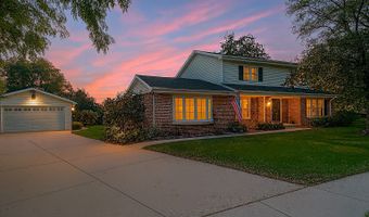 2405 E Miner St, Arlington Heights, IL 60004