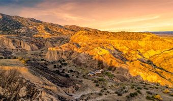 34 Rincon Canada, Abiquiu, NM 87510