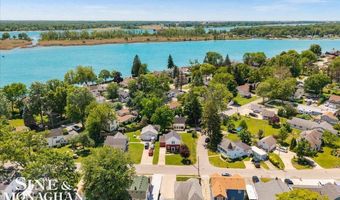 447 Ruskin Dr, Algonac, MI 48001