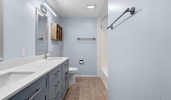 1023 W RIDGEVIEW Dr, Appleton, WI 54914