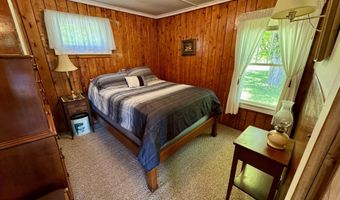 140 Lakeside Ln, Barton, VT 05839