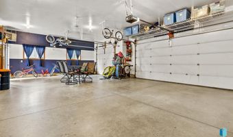 2413 E Trevino Ln, Brandon, SD 57005