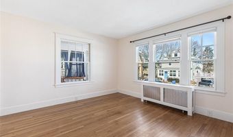 118 Ocean Ave, Cranston, RI 02905