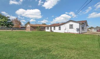 1308 Karen Ave, Altus, OK 73521