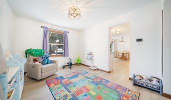 1820 W GLENDALE Ave, Appleton, WI 54914