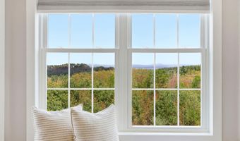 20 Pinnacle Ln, Bow, NH 03304