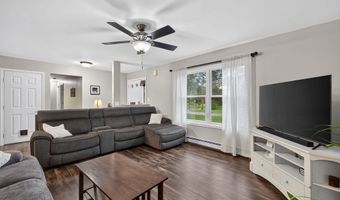 79 Pembroke Ave, Acushnet, MA 02743