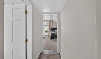 48 6th St, Bangor, ME 04401