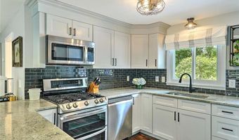 63 Pendar Rd, North Kingstown, RI 02852