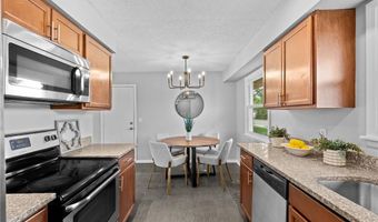 999 Elm Dr, Apple Valley, MN 55124