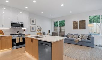 5069 SE KING Rd C, Milwaukie, OR 97222