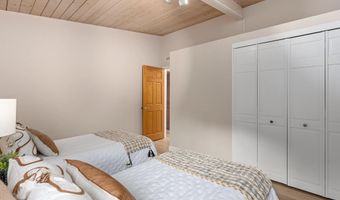 5145 San Aquario Dr, San Diego, CA 92109