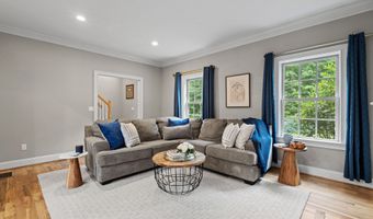 28 Hoop Pole Hill Rd, Chester, CT 06412