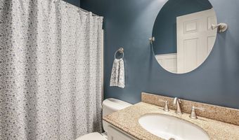 660 Elmwood Pt, Aurora, OH 44202