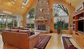 2837 Jackson Dr, Arlington Heights, IL 60004