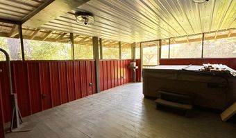 200 Watts Ln, Big Sandy, TN 38221