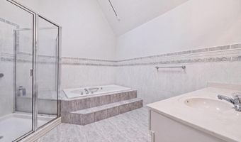 19 Sunset Rd W, Albertson, NY 11507