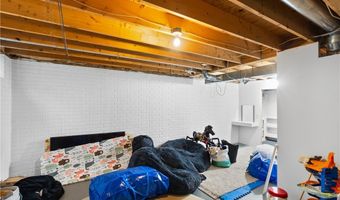 1318 Daly Rd, Ashtabula, OH 44004