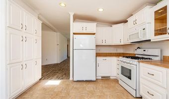 40 Campbell Cir, East Greenwich, RI 02818