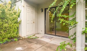 3709 Willow Point Dr, Charlotte, NC 28277