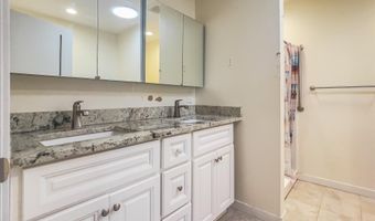 937 Carter St SW, Bandon, OR 97411